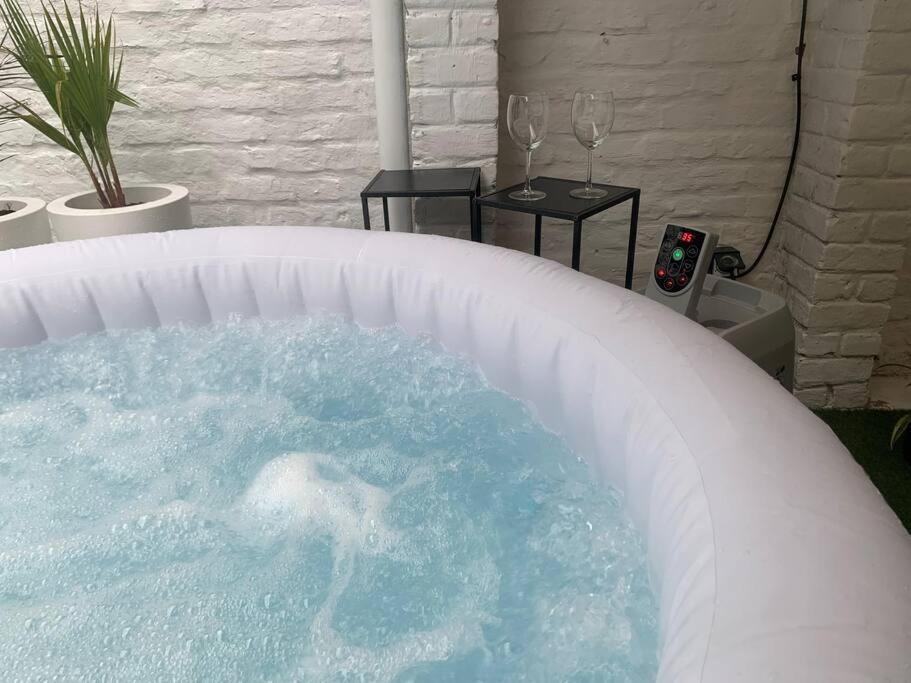 Les Thermes Du Beffroi Calais Exteriör bild